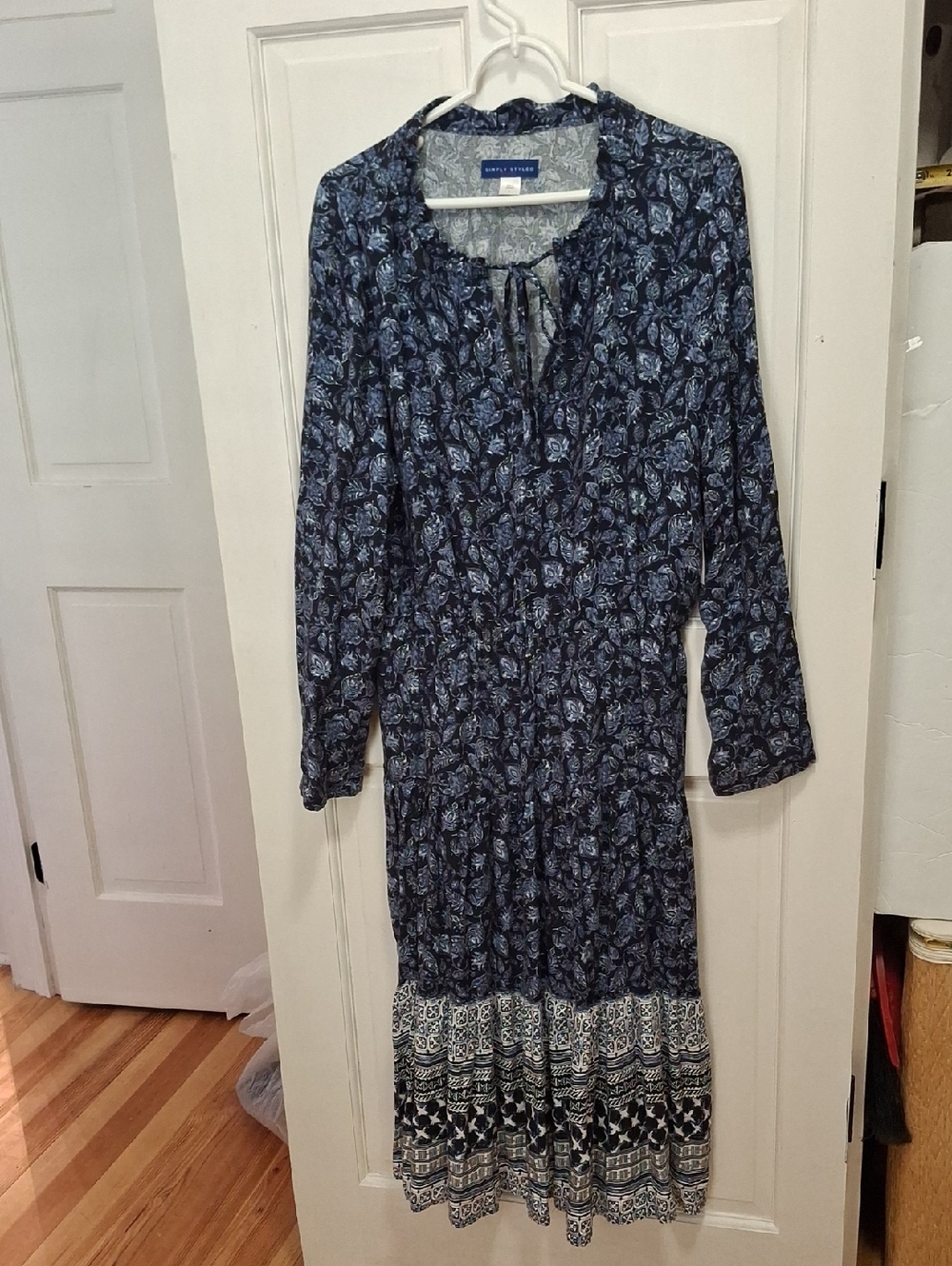 Simply Styled Navy Blue Floral Maxi Dress with Tie Neck Sz L